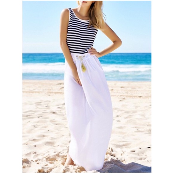 Dresses & Skirts - Blue Striped Scoop Neck Maxi Dress Dresses & Skirts - Blue Striped Scoop Neck Maxi Dress